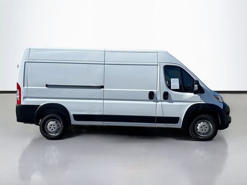 Used 2023 RAM ProMaster 2500 w/ Convenience Group FWD image 2