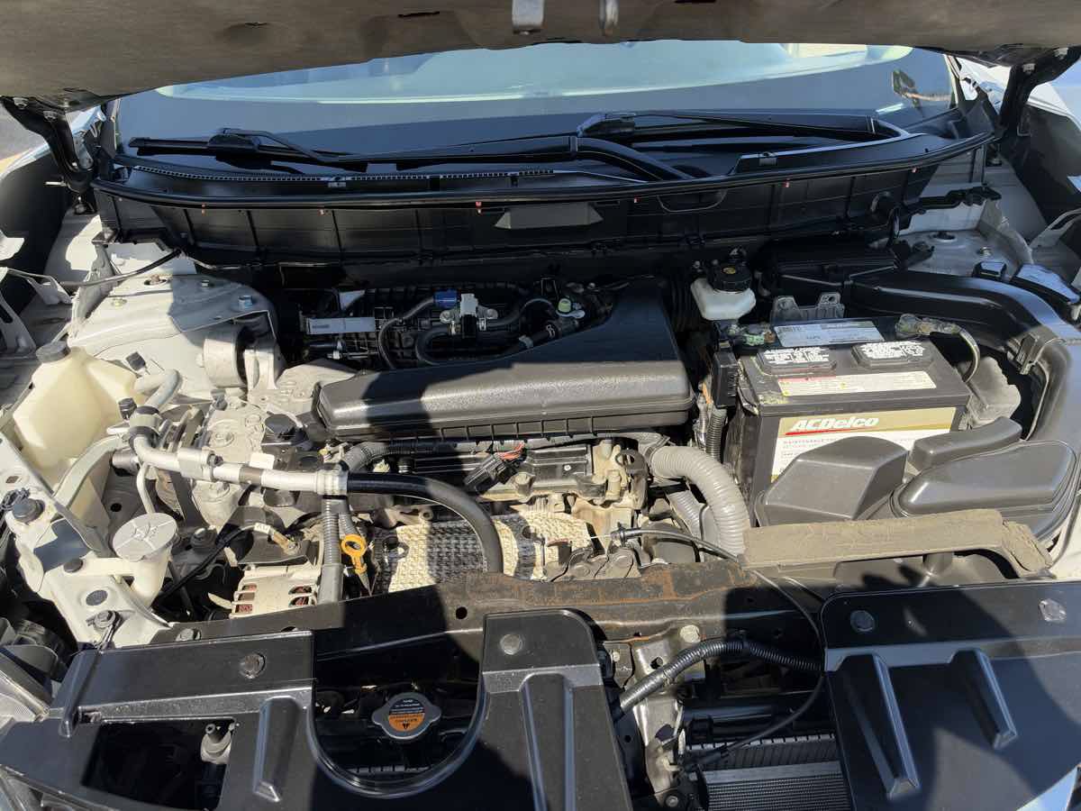 Used 2016 Nissan Rogue SV FWD image 23