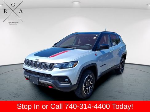 Used 2026 Jeep Compass Trailhawk AWD/4WD image 7
