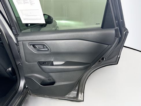 Used 2024 Nissan Rogue S AWD/4WD image 28