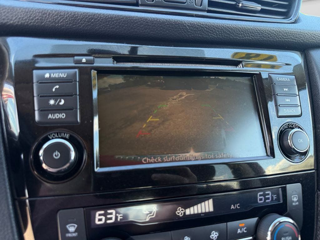 Used 2018 Nissan Rogue SV AWD/4WD image 26