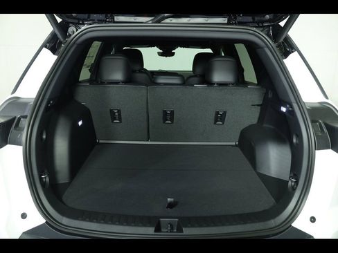 New 2026 Chevrolet Equinox LT FWD image 12