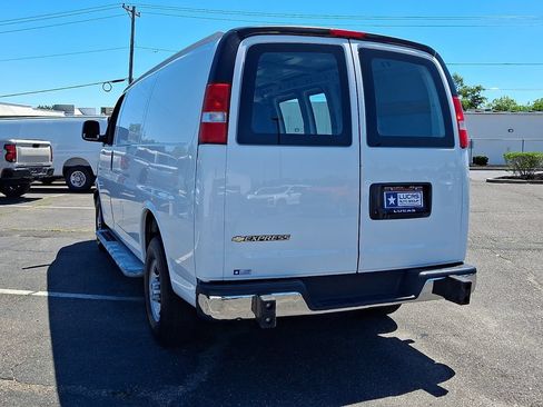 Used 2024 Chevrolet Express 2500 w/ Driver Convenience Package RWD image 9