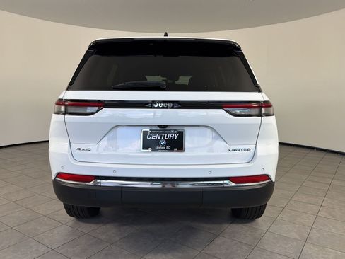 Used 2023 Jeep Grand Cherokee Limited AWD/4WD image 10