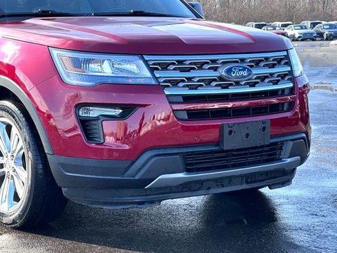 Used 2019 Ford Explorer XLT w/ Equipment Group 202A image 2