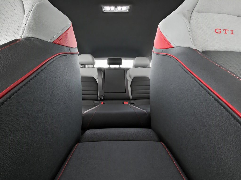 New 2026 Volkswagen GTI SE FWD image 24