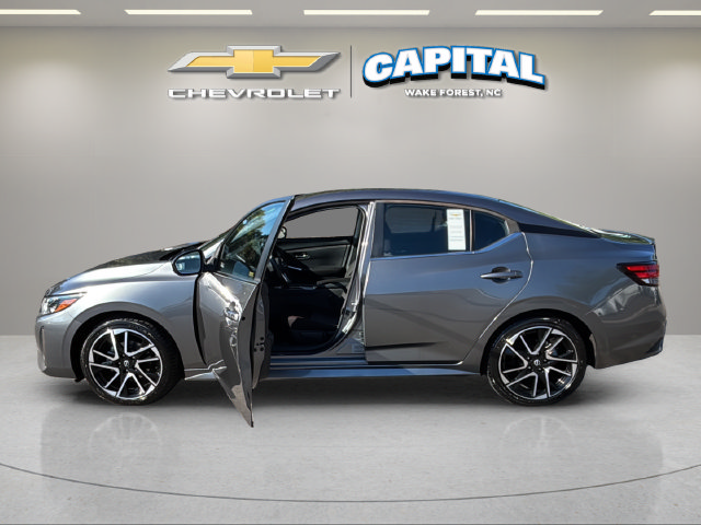 Used 2025 Nissan Sentra SR FWD image 3
