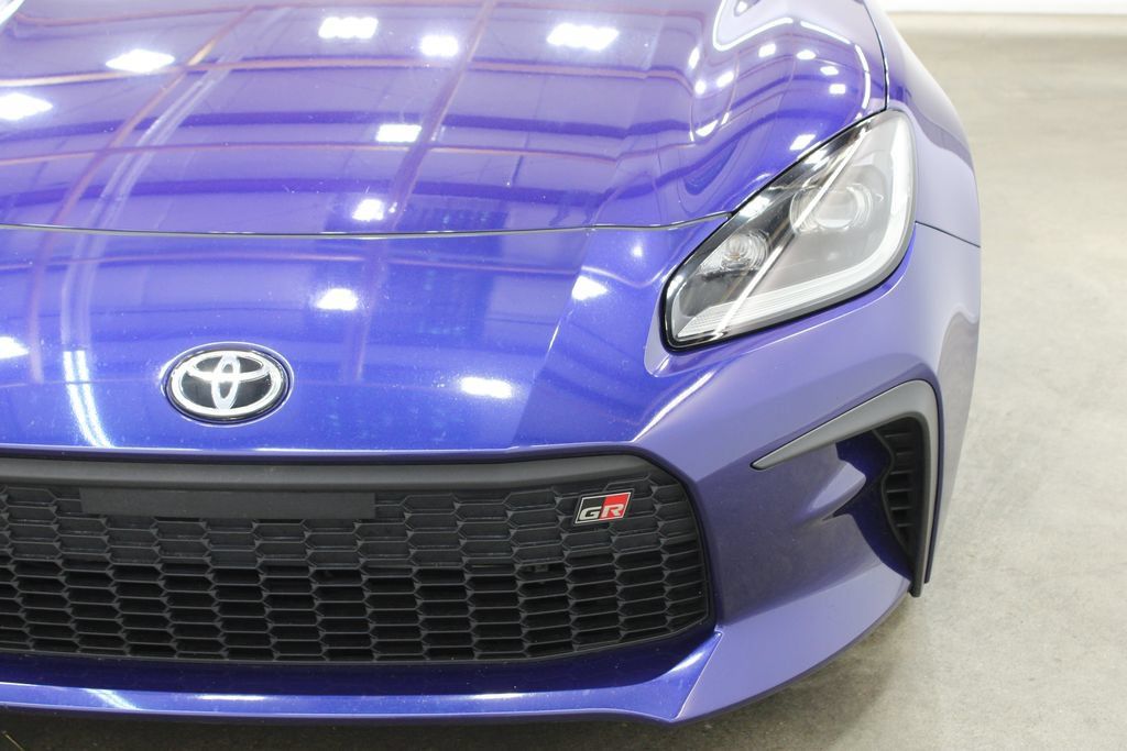 Used 2023 Toyota GR86 RWD image 8