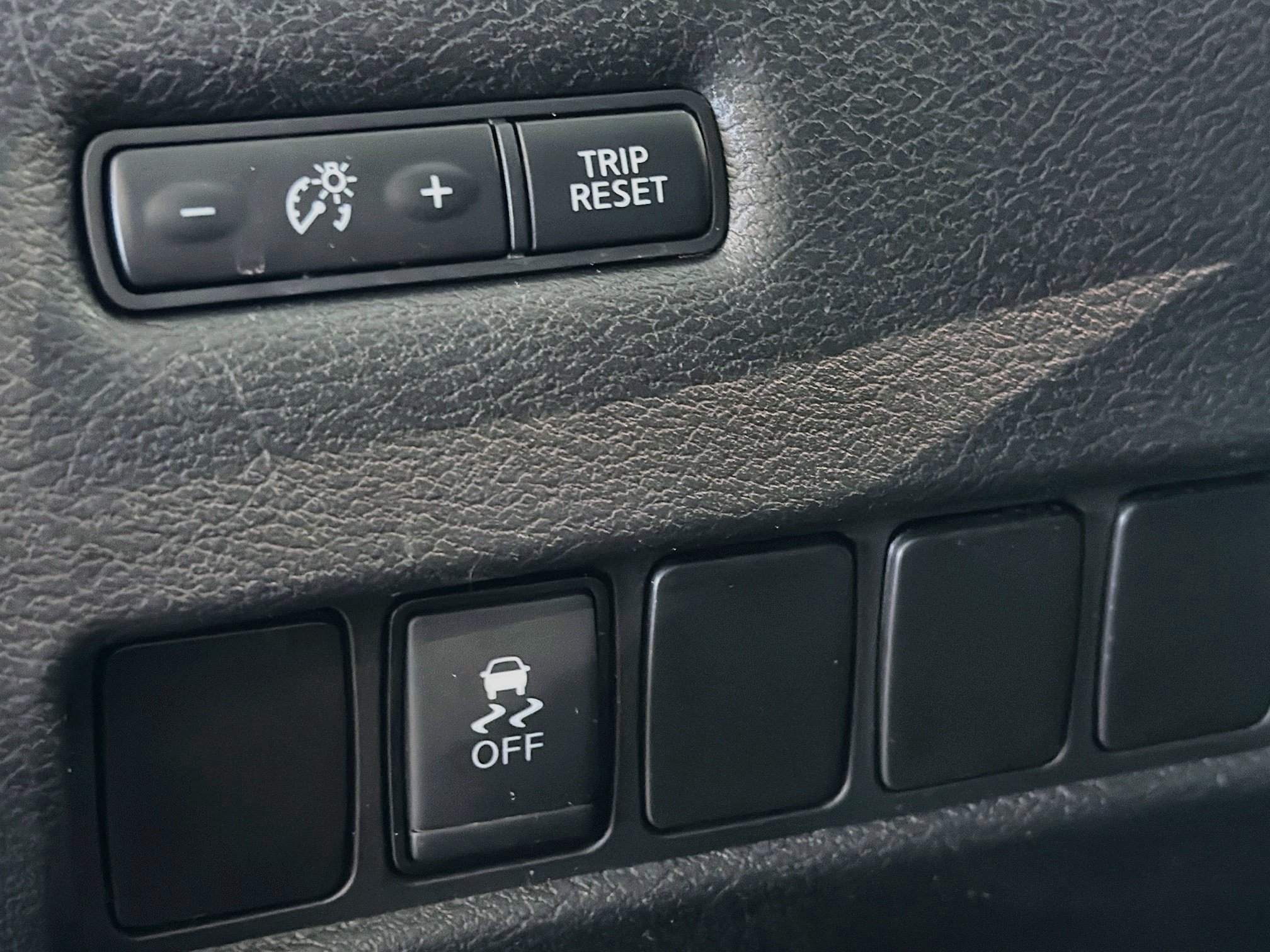 Used 2018 Nissan Murano SV w/ Premium Package AWD/4WD image 16
