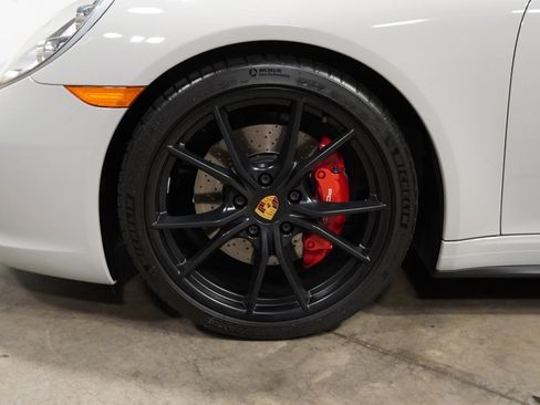 Used 2018 Porsche 911 image 24
