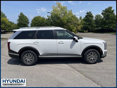 New 2026 Hyundai Palisade FWD Hybrid image 2