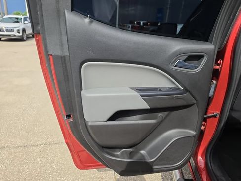 Used 2017 Chevrolet Colorado LT w/ LT Convenience Package RWD image 13