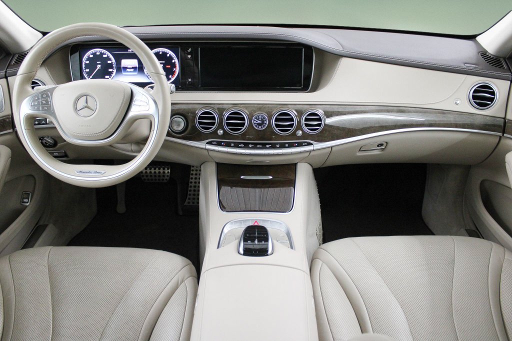 Used 2017 Mercedes-Benz S 550 Sedan image 19
