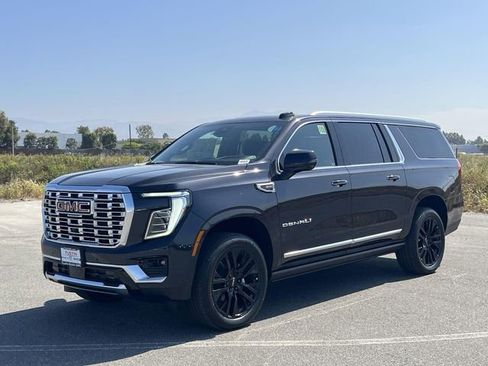 New 2026 GMC Yukon XL Denali w/ Denali Reserve Package AWD/4WD image 8
