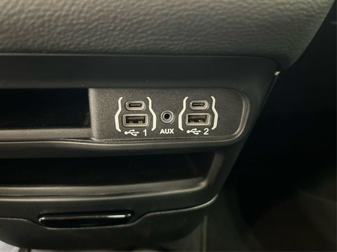 Used 2023 Chrysler Pacifica Touring-L w/ S Appearance Package AWD/4WD image 35