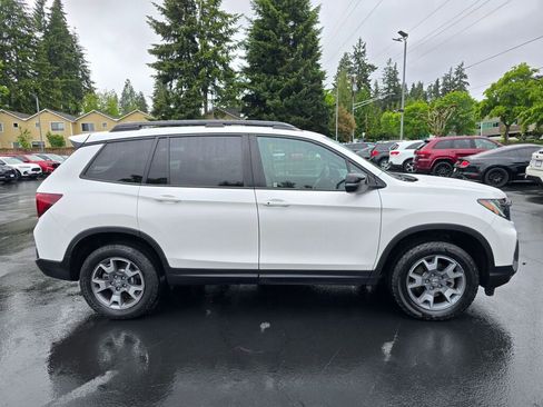 Used 2023 Honda Passport TrailSport image 12