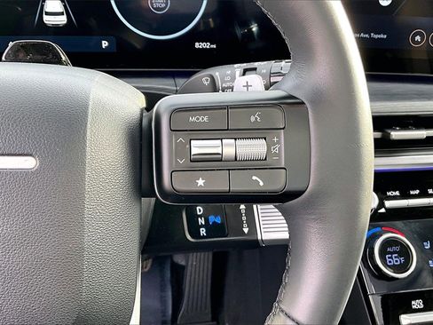 Used 2025 Hyundai Santa Fe Limited image 19
