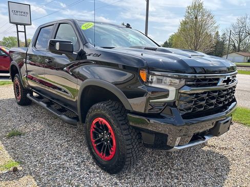 Used 2025 Chevrolet Silverado 1500 ZR2 w/ Technology Package AWD/4WD image 3