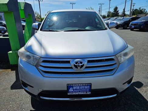 Used 2012 Toyota Highlander 4WD w/ Tow Pkg image 7