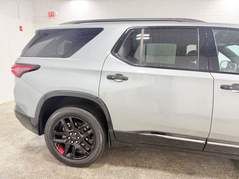 Used 2023 Chevrolet Traverse Premier w/ Redline Edition image 9