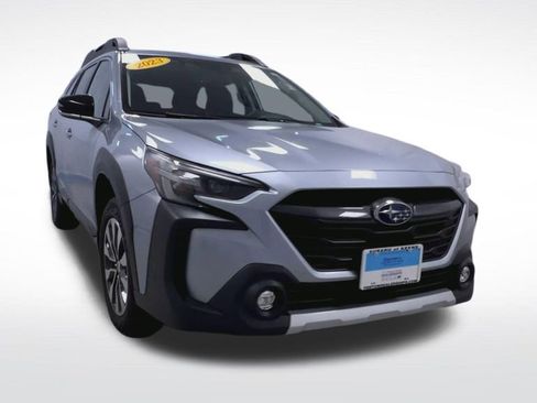 Used 2023 Subaru Outback Limited AWD/4WD image 2