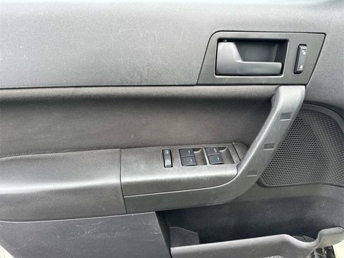Used 2011 Ford Focus SE image 15