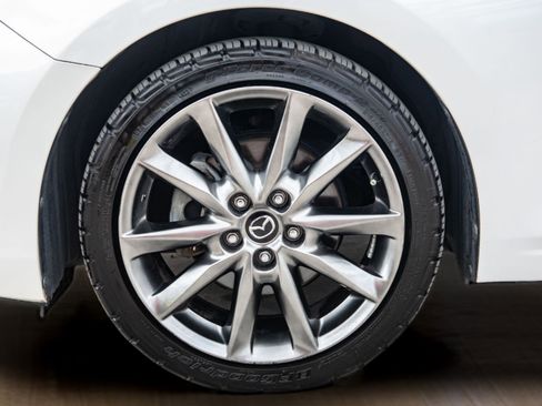 Used 2018 MAZDA MAZDA3 Grand Touring image 32