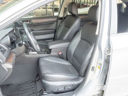 Used 2016 Subaru Outback 3.6R Limited AWD/4WD image 8