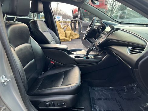 Used 2017 Chevrolet Malibu LT w/ Leather Package image 16