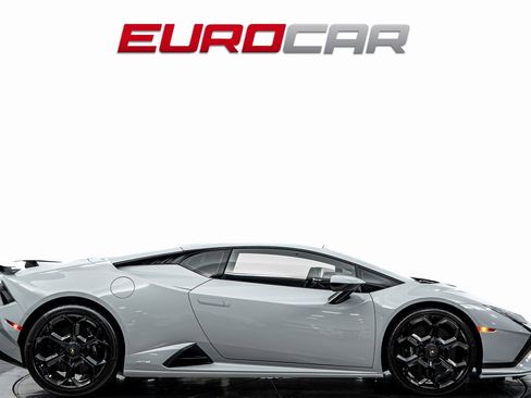 Used 2023 Lamborghini Huracan Tecnica image 6