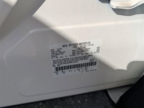 Certified 2022 Lincoln Nautilus Reserve image 18