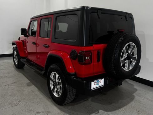 Used 2022 Jeep Wrangler Unlimited Sahara w/ Dual Top Group AWD/4WD image 38