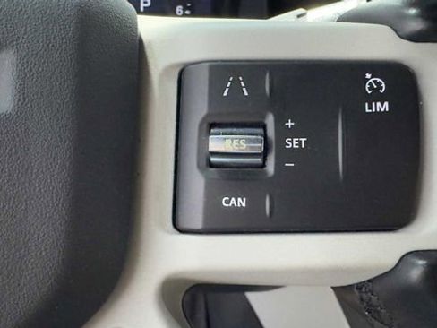Used 2021 Land Rover Defender 110 X-Dynamic SE AWD/4WD image 34