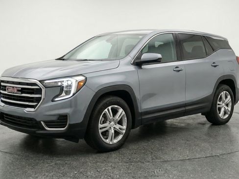 Used 2024 GMC Terrain SLE FWD image 3