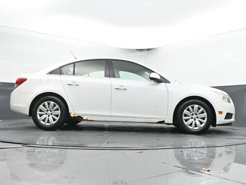 Used 2011 Chevrolet Cruze LT image 45