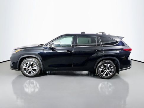 Used 2021 Toyota Highlander XLE image 8