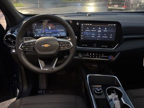 New 2026 Chevrolet Equinox LT w/ Safety and Technology Package AWD/4WD image 15