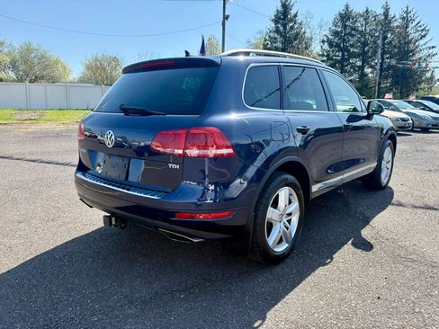 Used 2012 Volkswagen Touareg TDI image 5