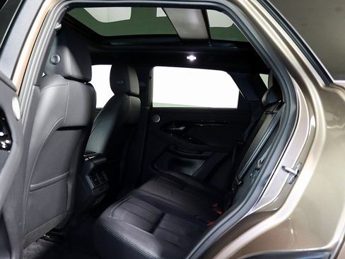 Used 2024 Land Rover Range Rover Evoque Dynamic SE image 14