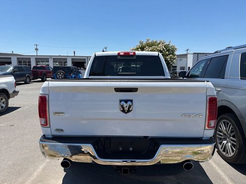 Used 2018 RAM 1500 Laramie AWD/4WD image 4