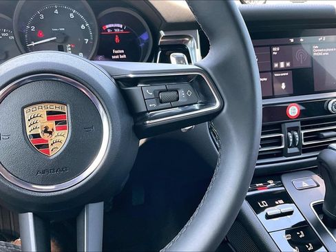 Used 2025 Porsche Macan AWD/4WD image 10