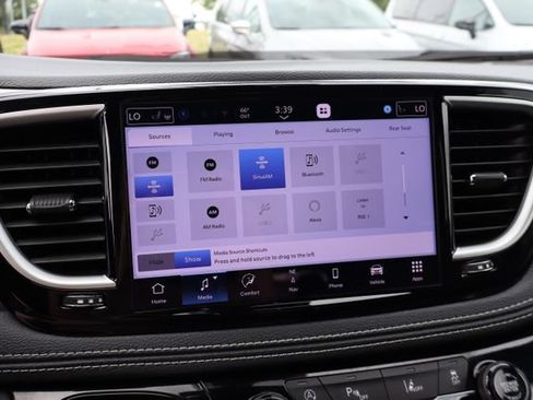 Used 2026 Chrysler Pacifica Select AWD/4WD image 23