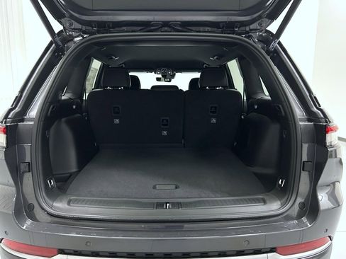 New 2026 Jeep Grand Cherokee Limited image 9