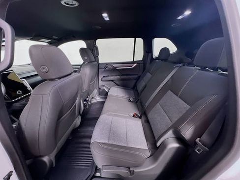 New 2025 GMC Acadia Elevation w/ LPO, Floor Liner Package image 21