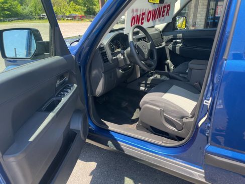 Used 2010 Jeep Liberty Sport AWD/4WD image 12
