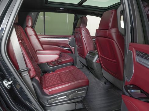 Used 2025 Cadillac Escalade Premium Luxury w/ Touring Package image 10