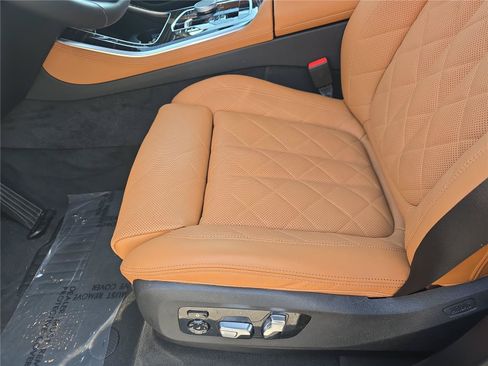 Used 2025 BMW X5 xDrive40i w/ Climate Comfort Package AWD/4WD image 13