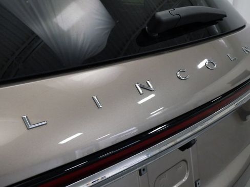 Used 2021 Lincoln Corsair AWD w/ Equipment Group 101A image 9