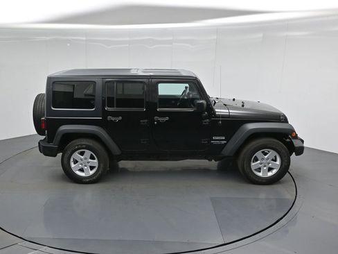 Used 2018 Jeep Wrangler Unlimited Sport S image 32
