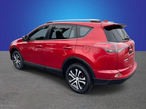 Used 2016 Toyota RAV4 LE FWD image 3